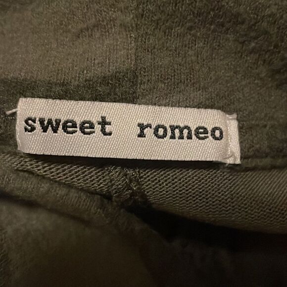 SWEET ROMEO large l/s camo top shirt cowl neck - Picture 4 of 5